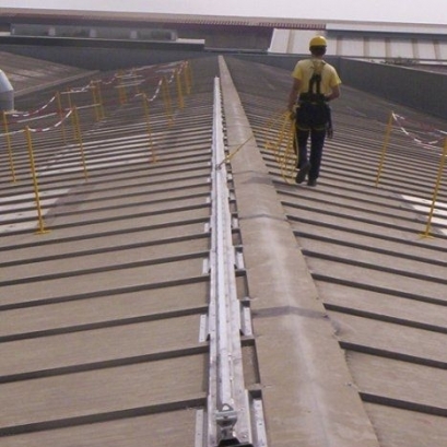 Fall arrest lifeline for working at heights