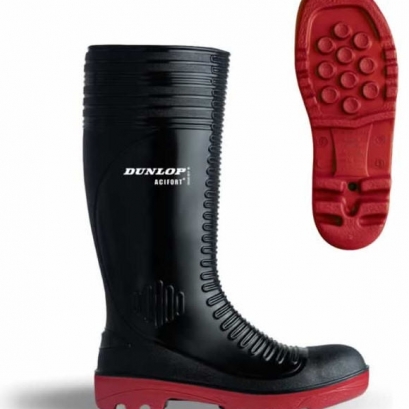 Oil resistant safety boots