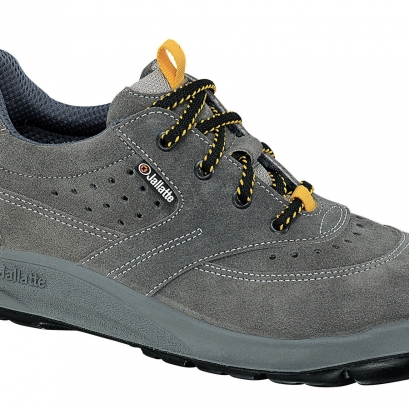 Safety shoes for depots and stores
