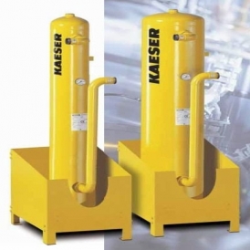 Activated carbon adsorber for compressed air