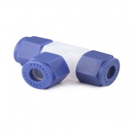Plastic push-in tee fitting