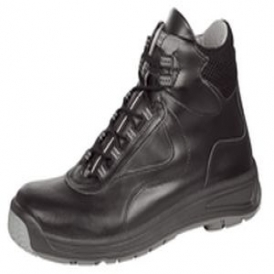Safety shoes with anti-perforation sole